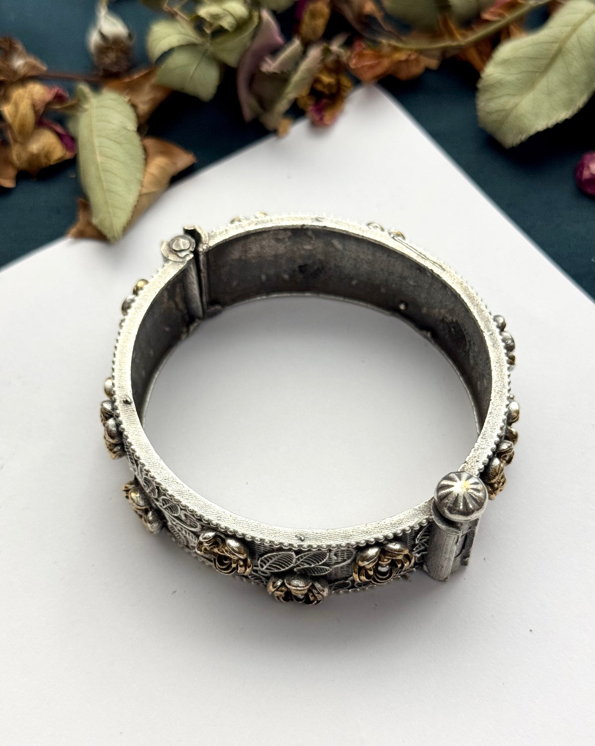Premium brass made oxidised openable Flower Bangle ( size standard 2.6 )