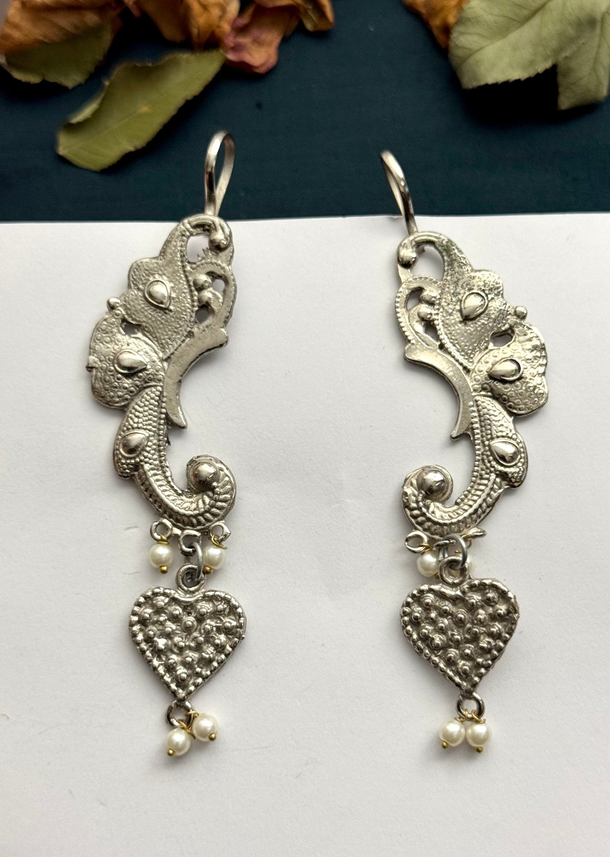 Tribal Roonak Earcuf
