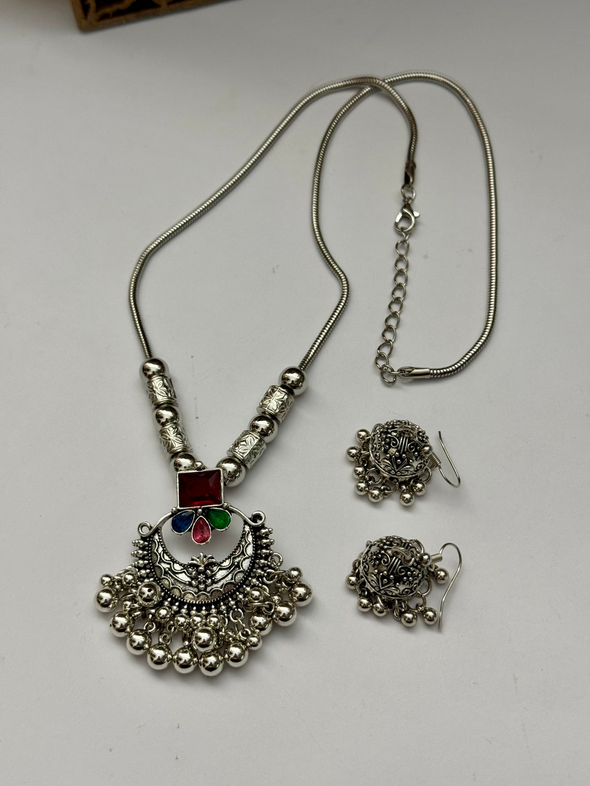 Oxidised pendant set