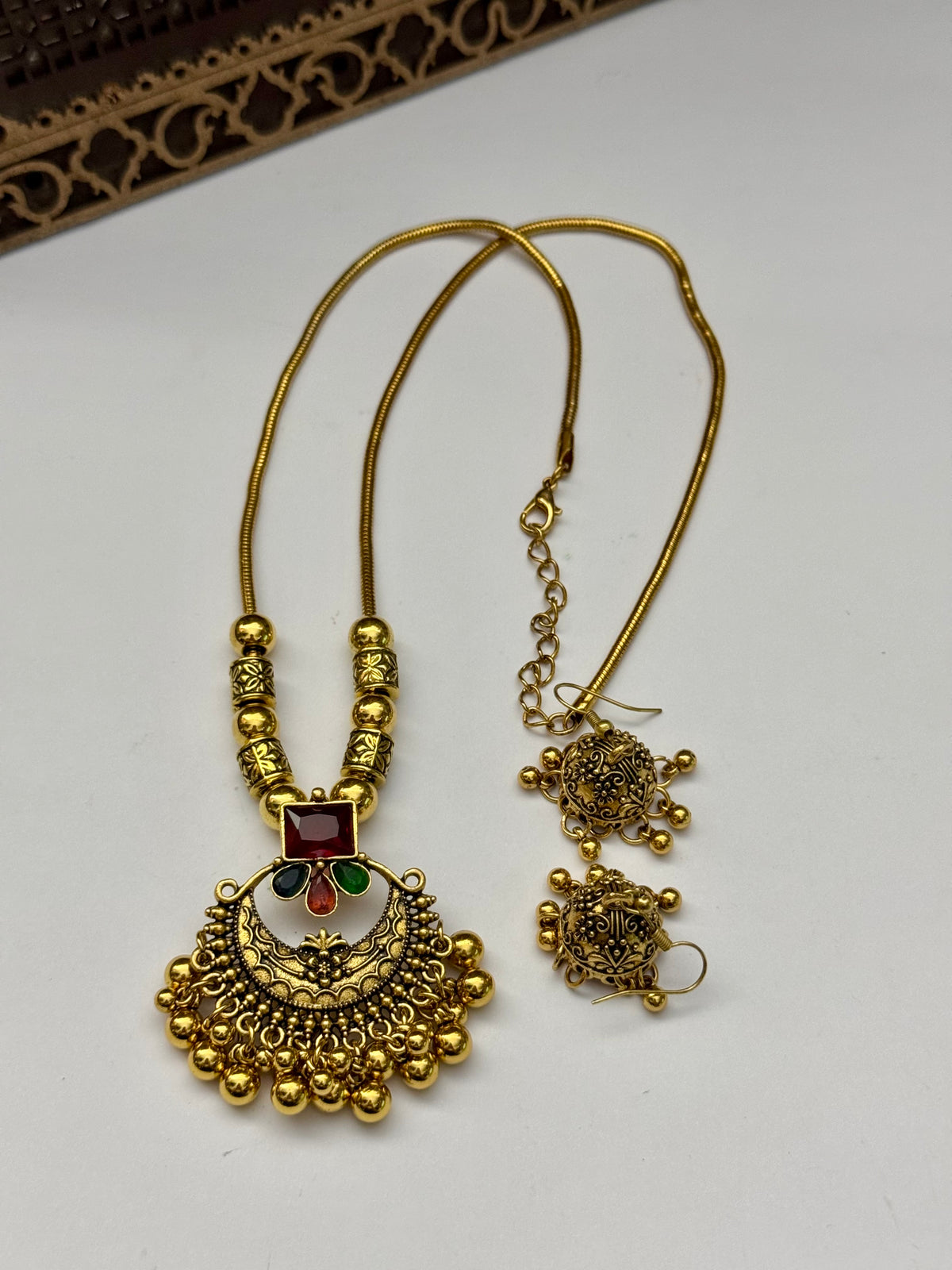 Oxidised pendant set