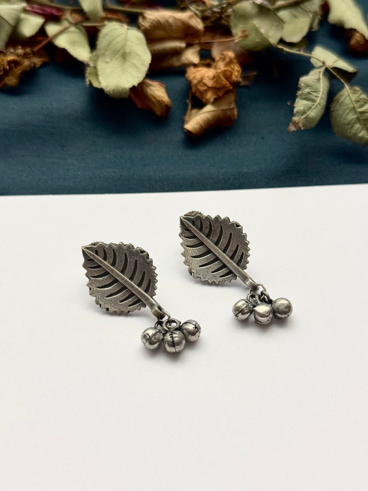 Premium oxidised Brass made Leaf Tops