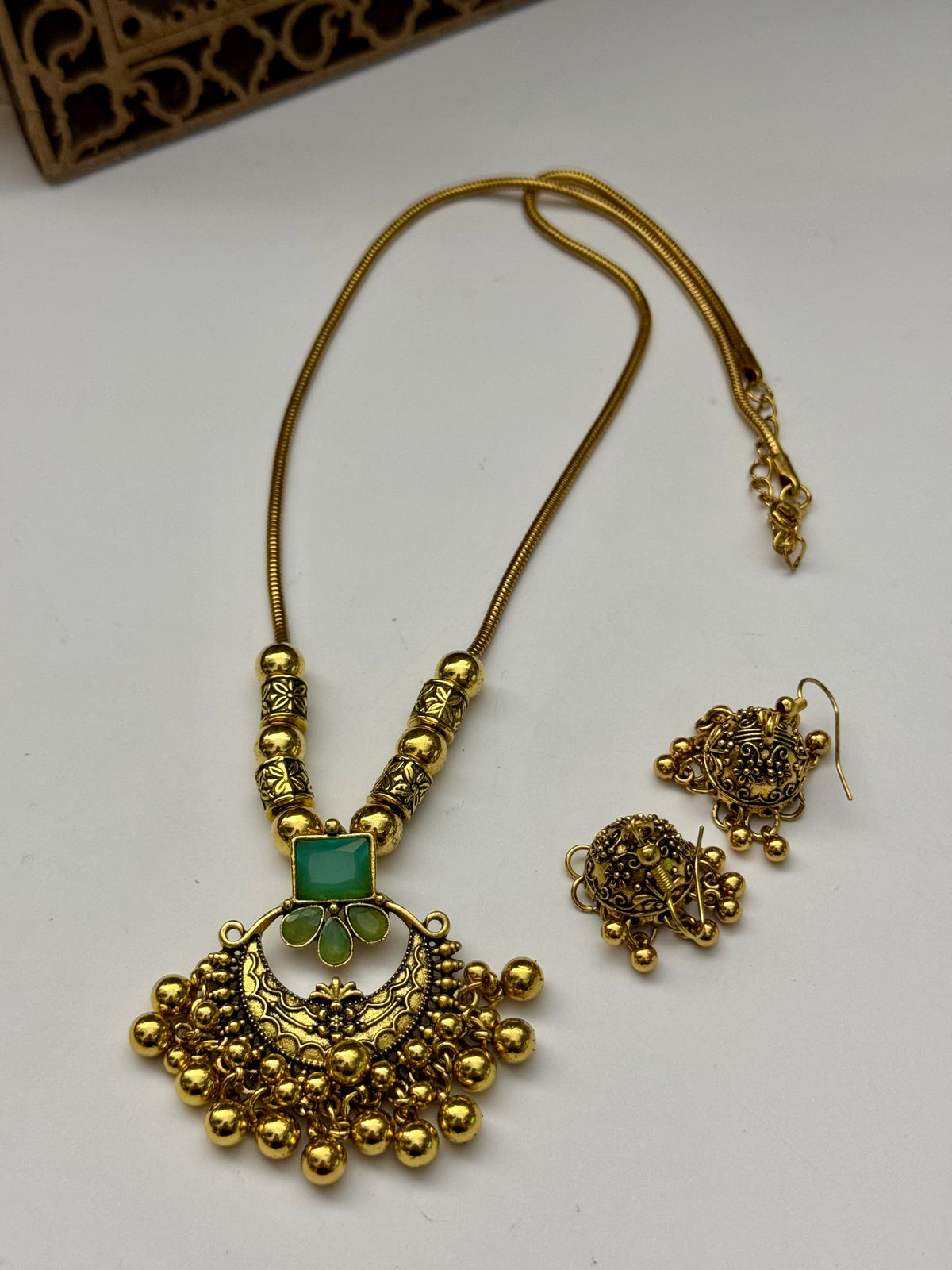 Oxidised pendant set