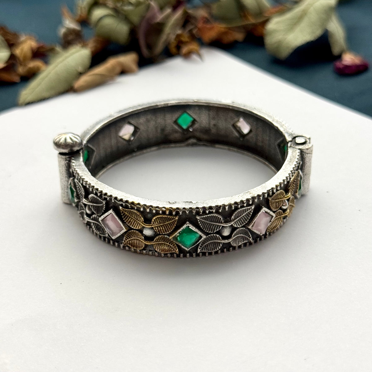 Premium Brass made oxidised Openable Bangle / size 2.6