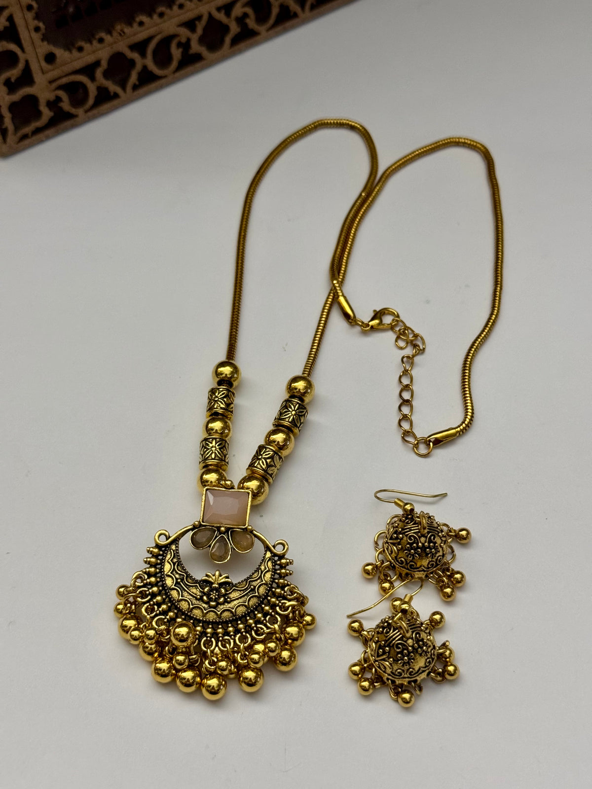 Oxidised pendant set
