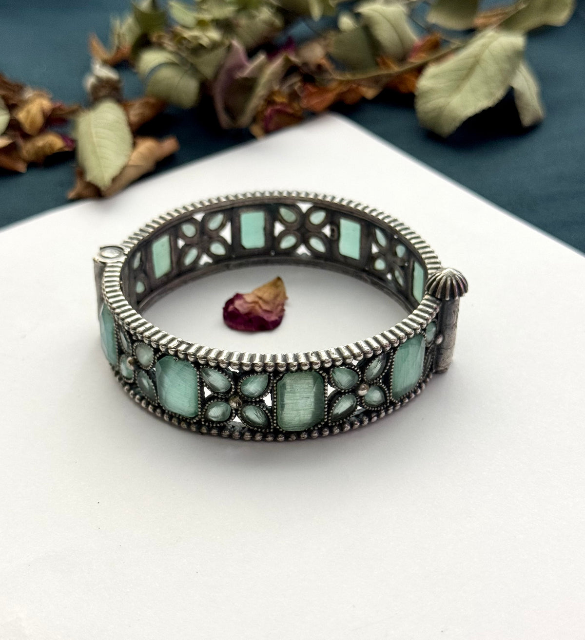 Premium brass made oxidised openable Bangle ( size standard 2.6)